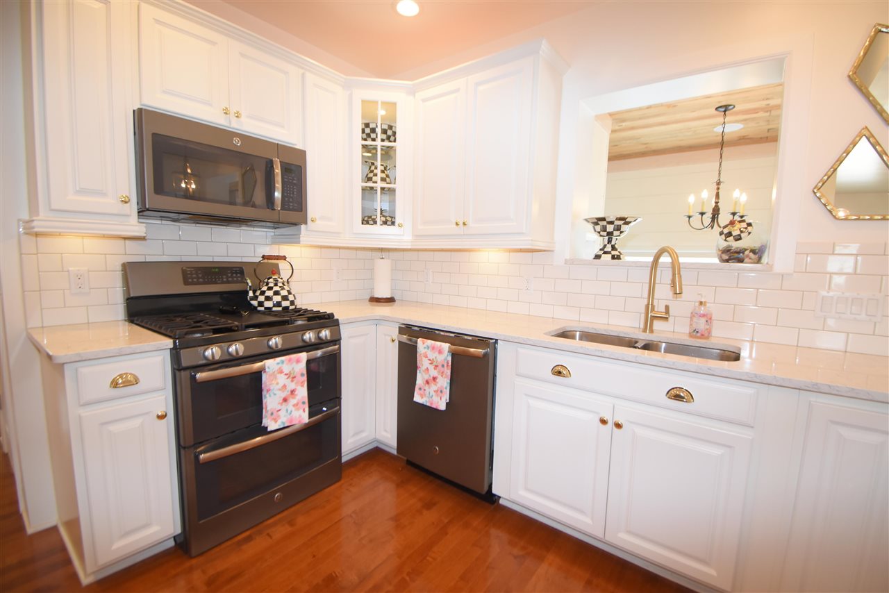 4218 Cook Road Owosso, MI 48867 - Photo 13 of 47 50079074-12.JPG