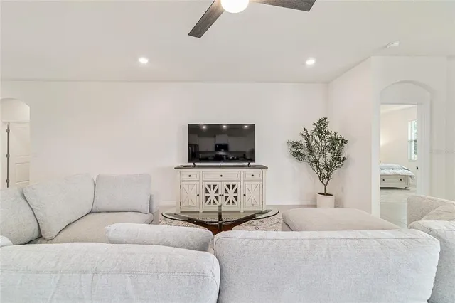 $2,700 | 4171 Northwest 48th Ter Road, Ocala, FL 34482