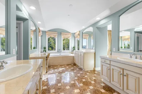 $3,999,000 | 7729 Calle Amanacer, Rancho Santa Fe, CA 92067