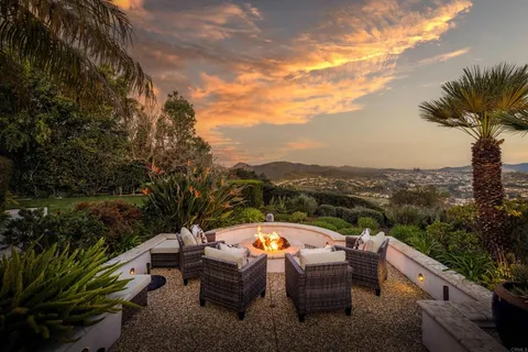 $3,999,000 | 7729 Calle Amanacer, Rancho Santa Fe, CA 92067