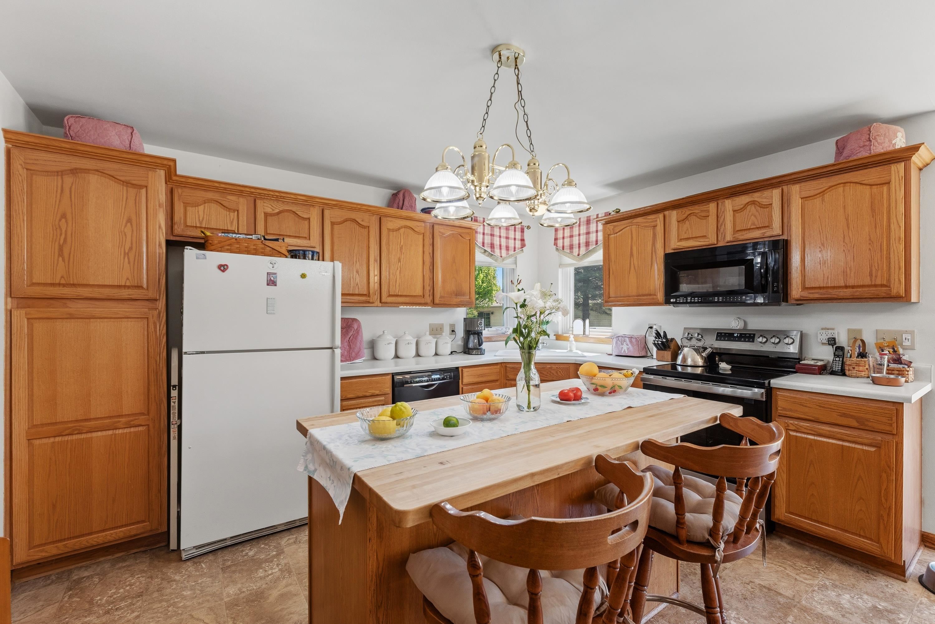 6457 Norfolk Lane Racine, WI 53406 - Photo 10 of 42