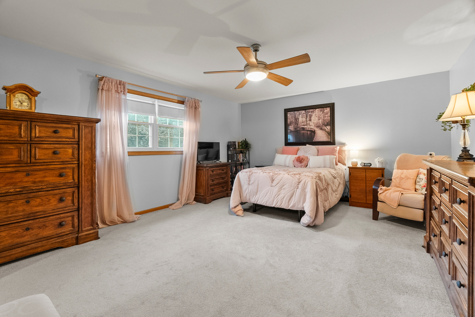 11130 Granite Drive Mokena, IL 60448 - Photo 14 of 41 a bedroom with a bed and a cabinets