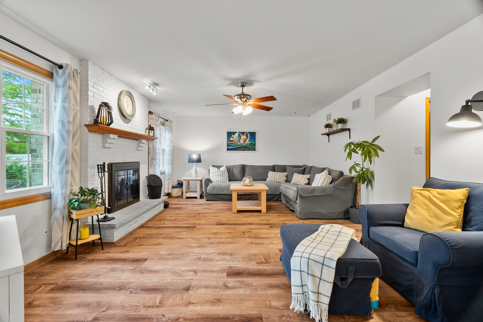 11130 Granite Drive Mokena, IL 60448 - Photo 10 of 41 a living room with furniture fireplace and window