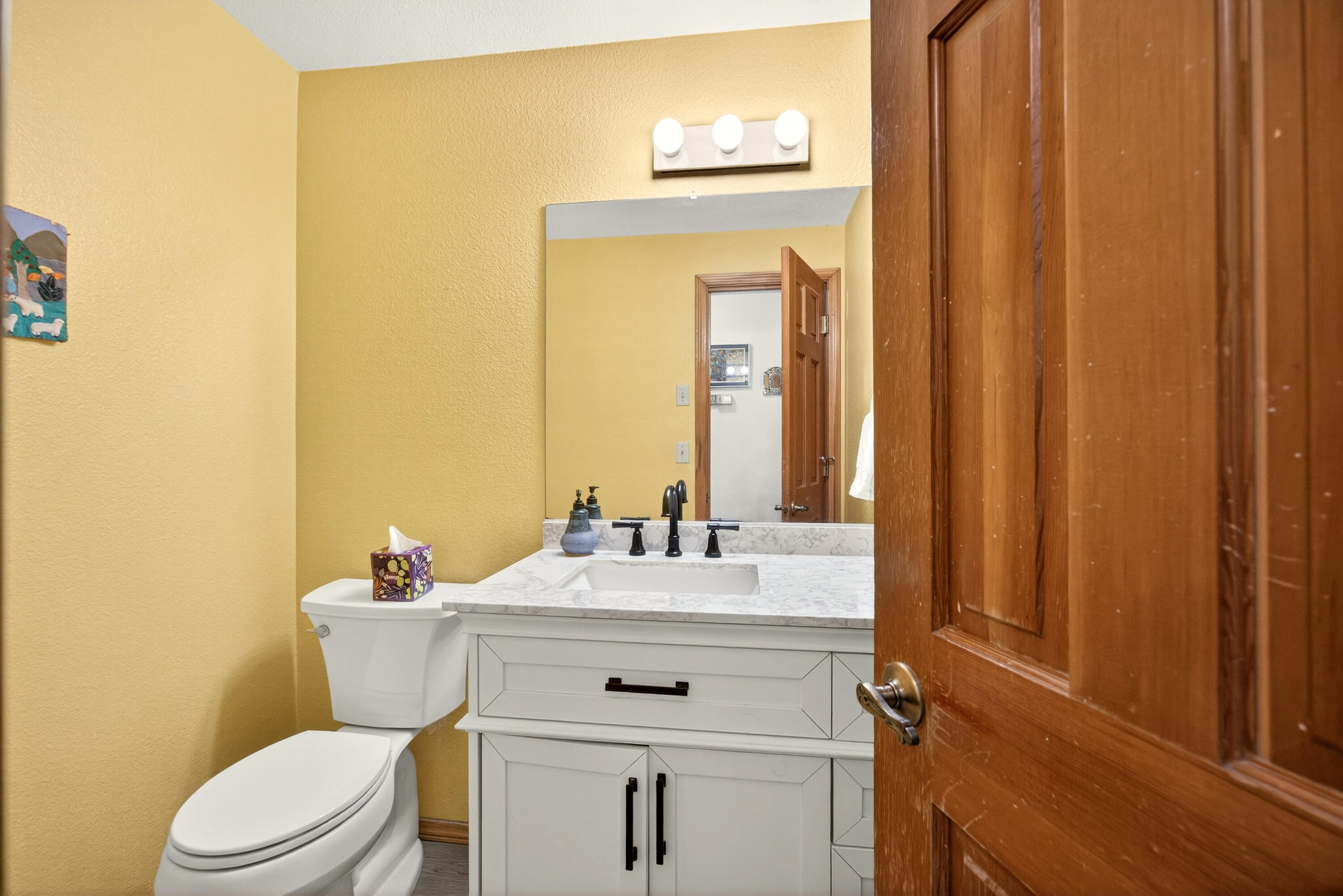 143 Ridge Road Ashland, OR 97520 - Photo 24 of 60 Half bath close to the living room and kitchen.