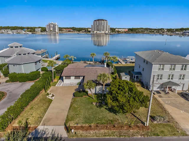 $1,450,000 | 717 Sailfish Drive, Fort Walton Beach, FL 32548