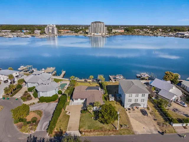 $1,450,000 | 717 Sailfish Drive, Fort Walton Beach, FL 32548