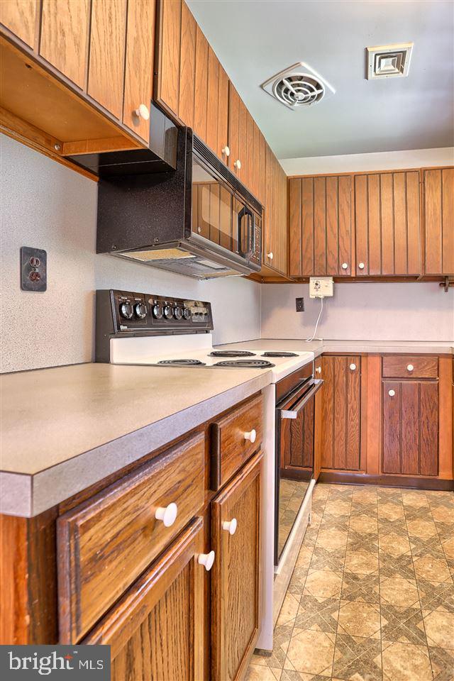 3301 East Berlin Road York, PA 17408 - Photo 11 of 28 Gallery Image 11