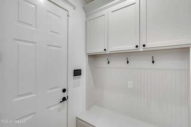 $819,900 | 517 Central Circle, Flowood, MS 39232