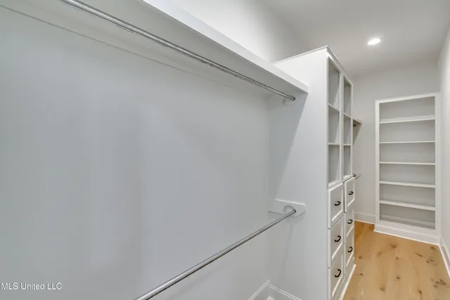 $819,900 | 517 Central Circle, Flowood, MS 39232