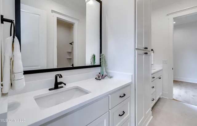 $819,900 | 517 Central Circle, Flowood, MS 39232