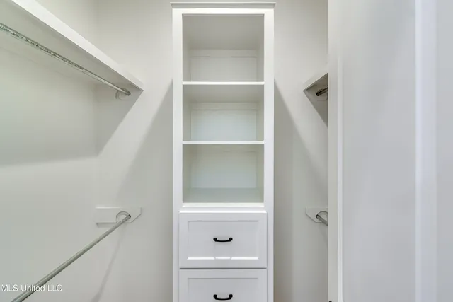 $819,900 | 517 Central Circle, Flowood, MS 39232