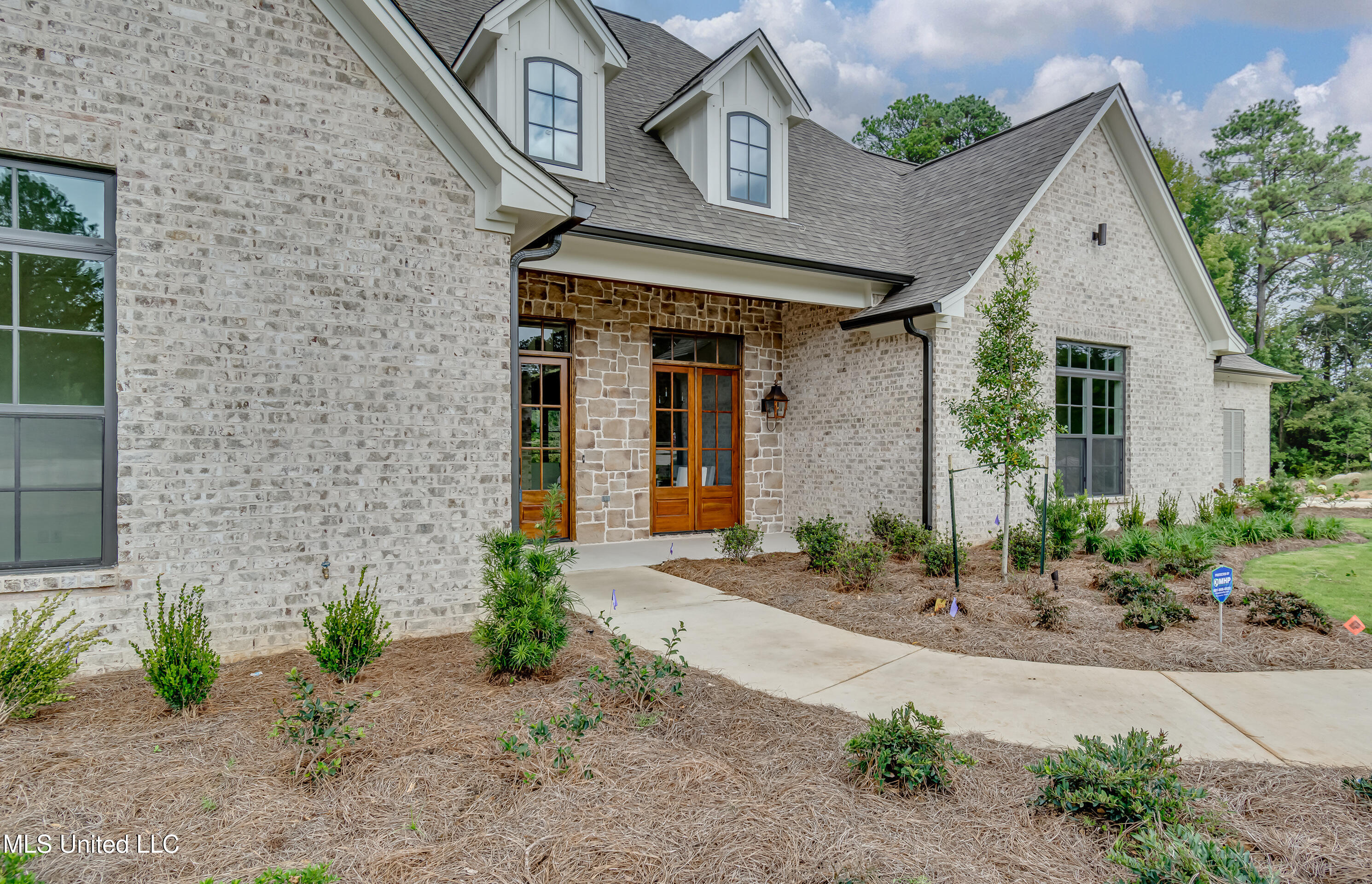 517 Central Circle Flowood, MS 39232 - Photo 7 of 72 517 Central Cir-3