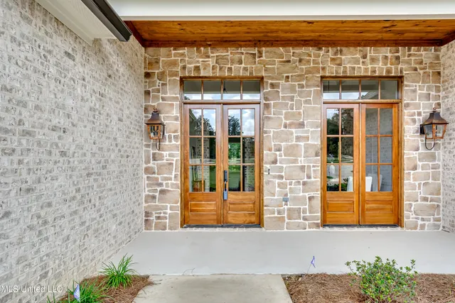 $819,900 | 517 Central Circle, Flowood, MS 39232