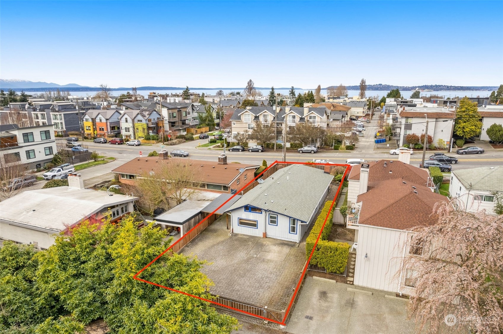 5915 Southwest Admiral Way Seattle, WA 98116 - Photo 28 of 31 a picture of city view