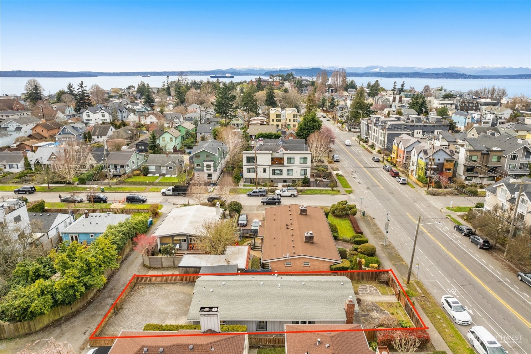 5915 Southwest Admiral Way Seattle, WA 98116 - Photo 30 of 31 a view of a city