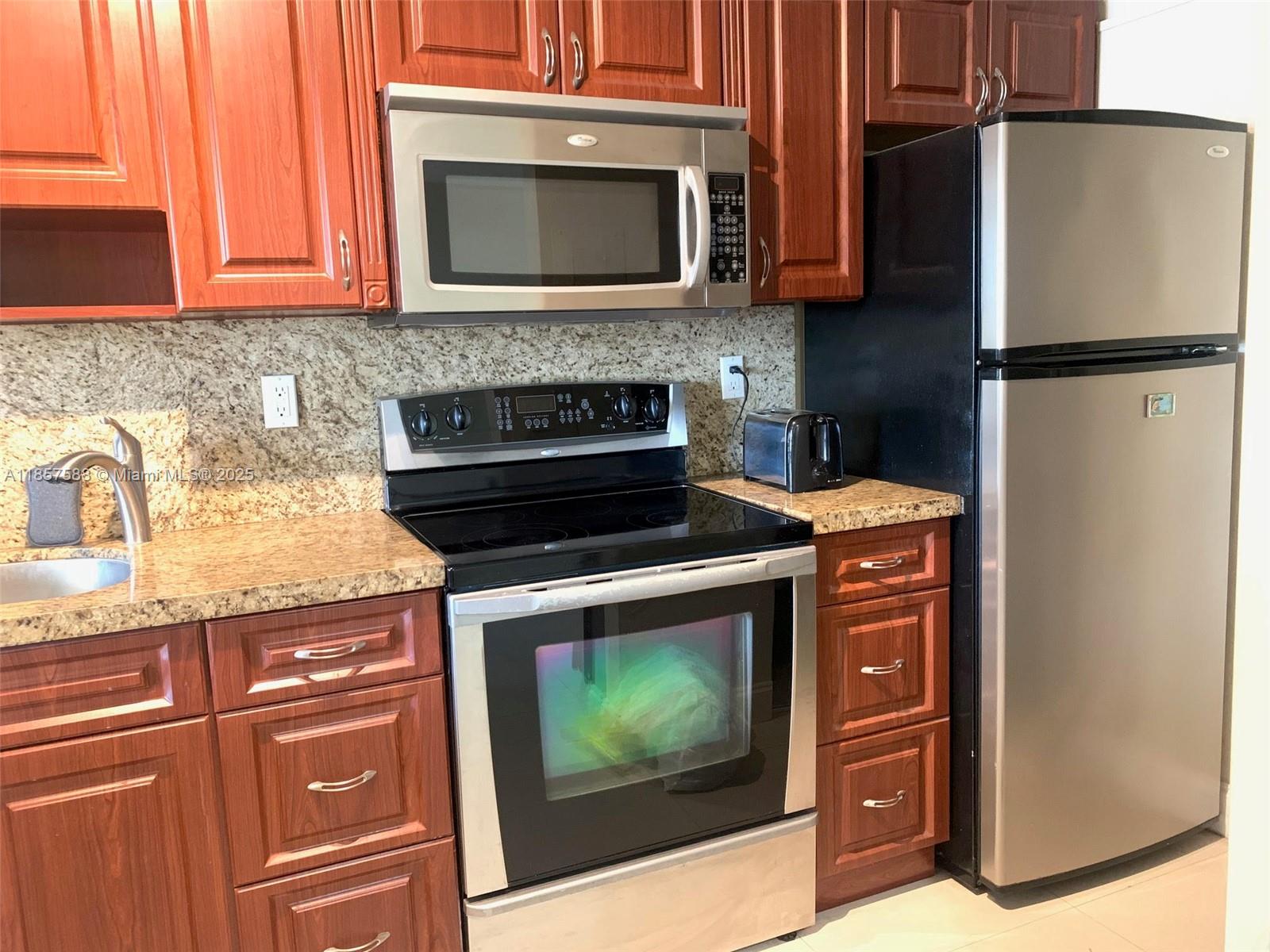 100 Lincoln Road, Unit 316 Miami Beach, FL 33139 - Photo 7 of 19