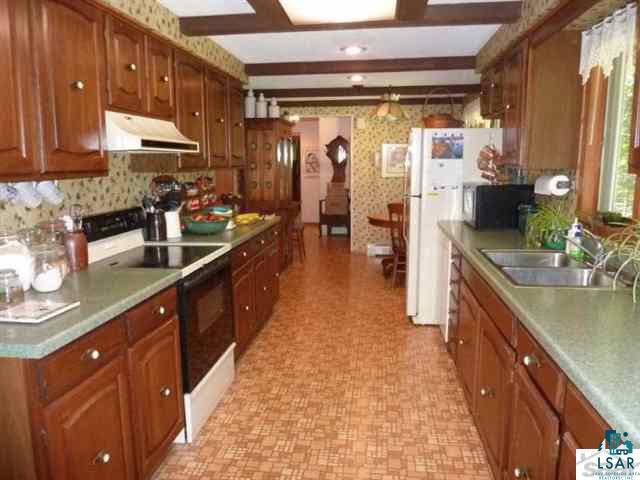 916 3rd Street Spooner, WI 54801 - Photo 3 of 10