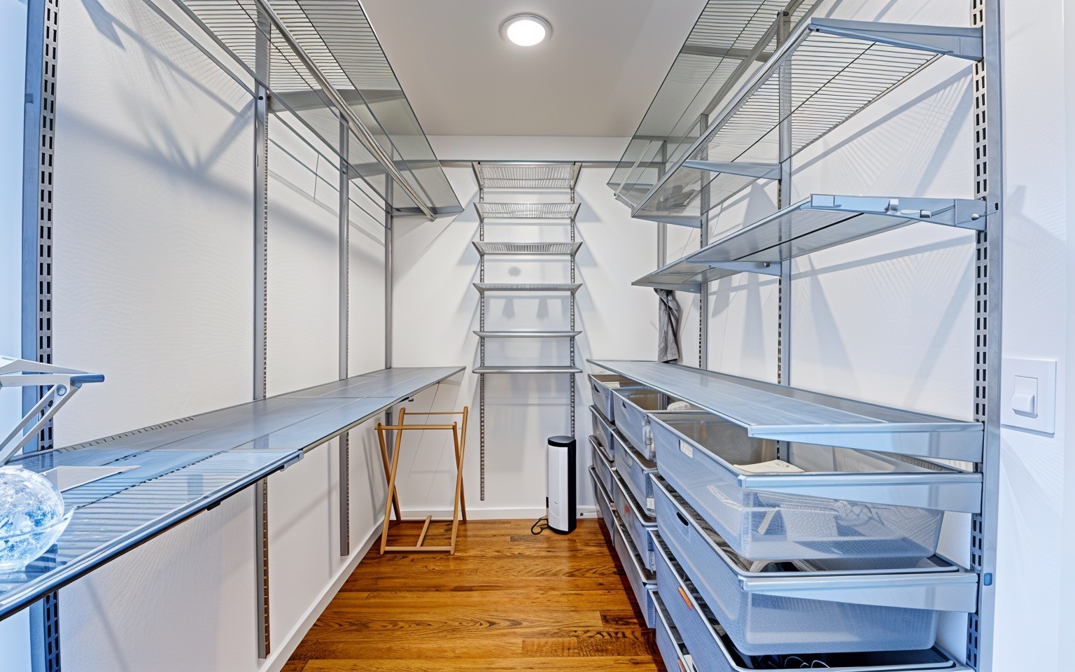 3050 Commerce Street Houston, TX 77003 - Photo 6 of 23 Primary bedroom - walk in closet