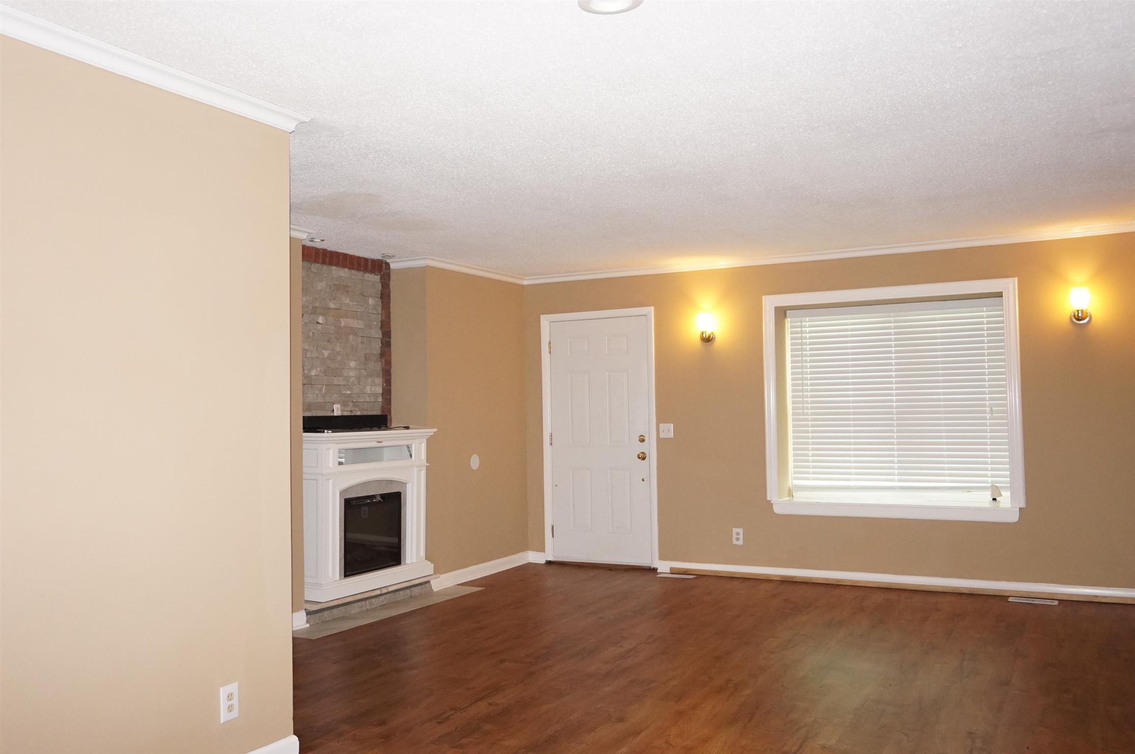 305 Gomer Road Clarksville, TN 37042 - Photo 3 of 19 Gallery Image 3