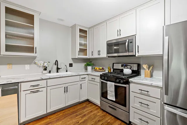 $314,900 | 1712 Archer Court, Plymouth, MN 55447