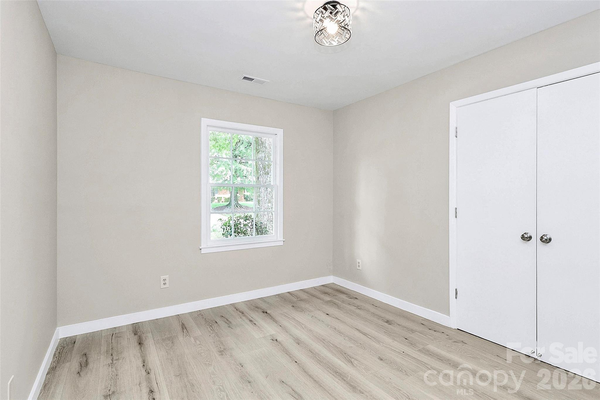 7118 April Ridge Lane Charlotte, NC 28215 - Photo 8 of 16