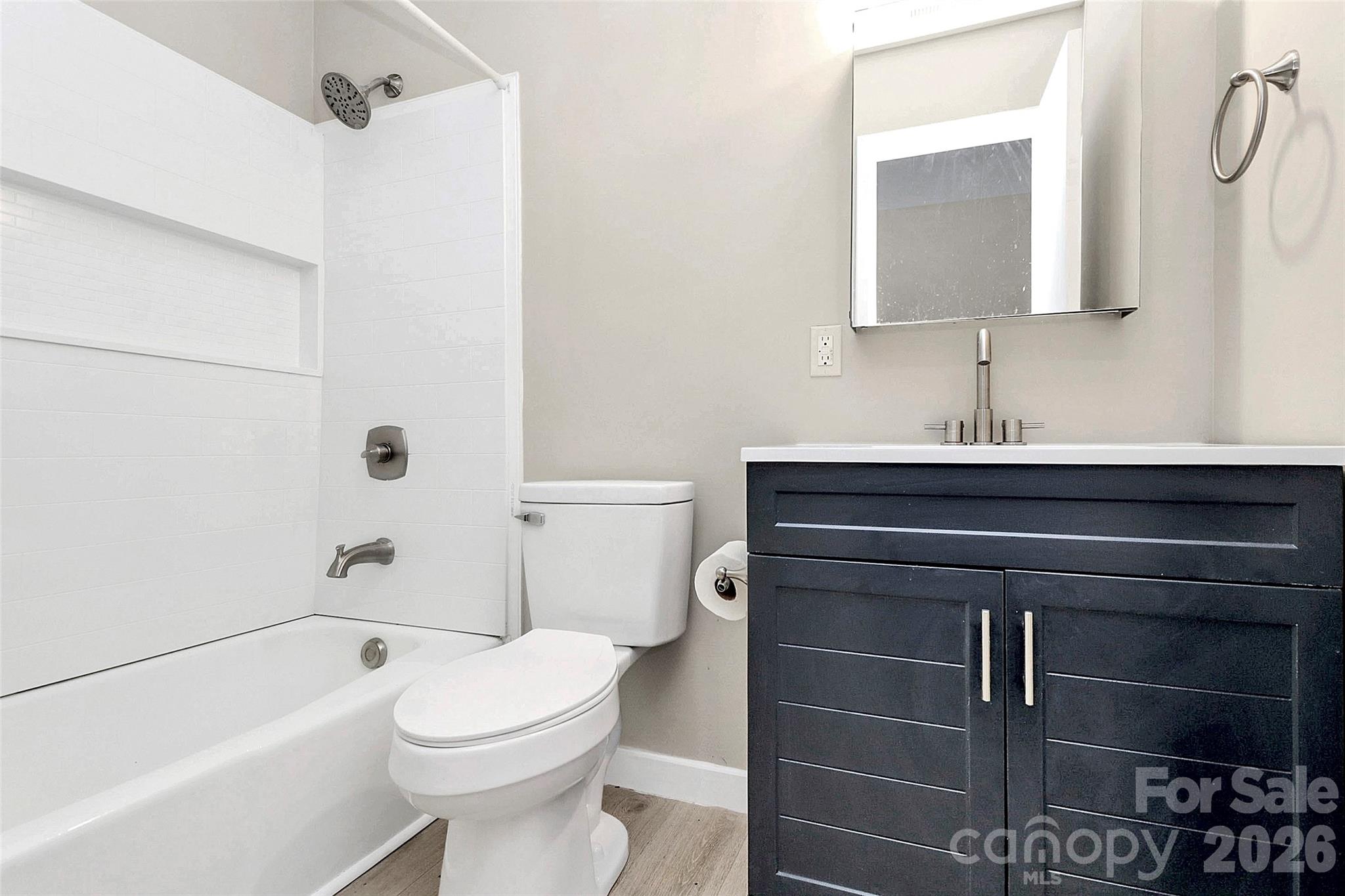 7118 April Ridge Lane Charlotte, NC 28215 - Photo 9 of 16