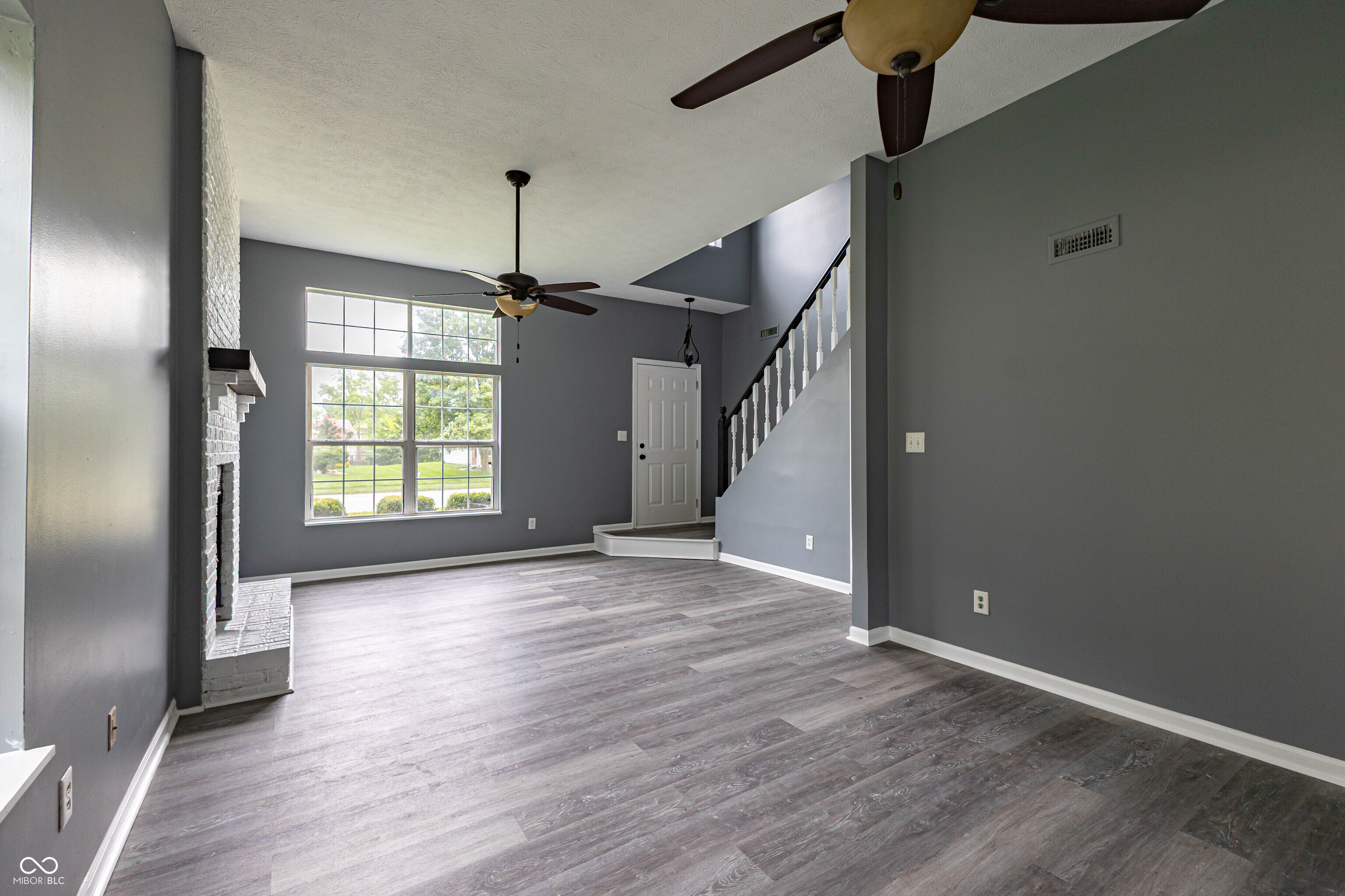 296 Watercrest Way Avon, IN 46123 - Photo 3 of 26