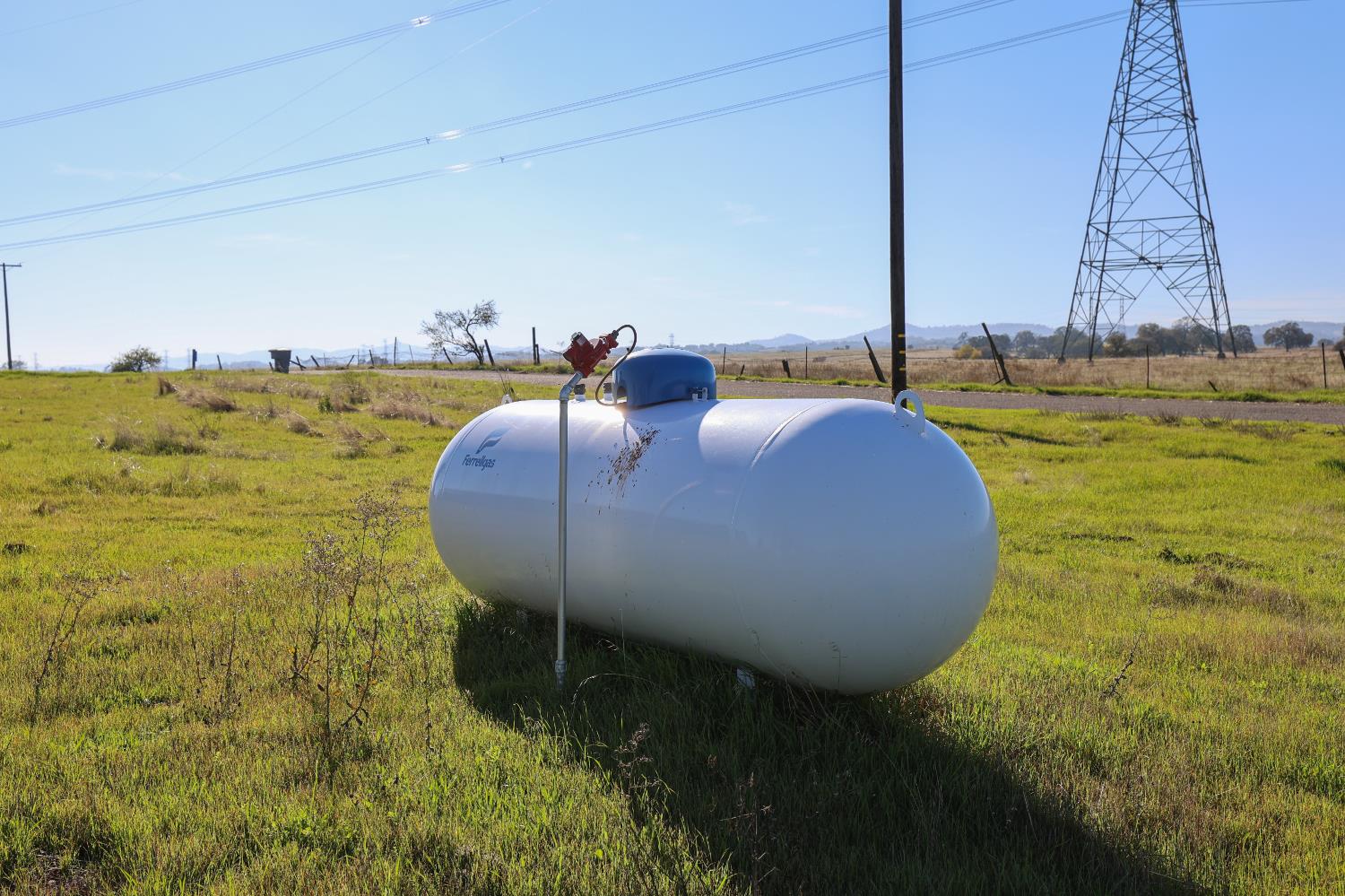124 Wyer Road Arbuckle, CA 95912 - Photo 39 of 43 a view of a swimming pool with a yard