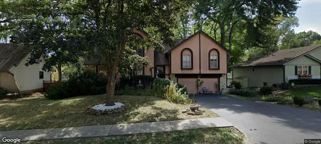 $330,000 | 10817 West 70th Terrace, Shawnee, KS 66203