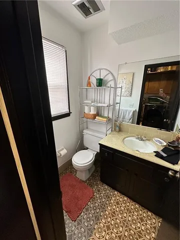 $330,000 | 10817 West 70th Terrace, Shawnee, KS 66203