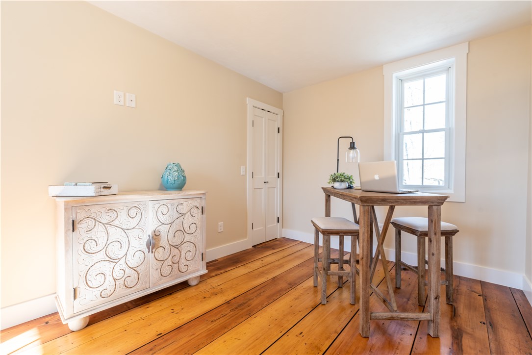 2211 Mendon Road Cumberland, RI 02864 - Photo 6 of 36