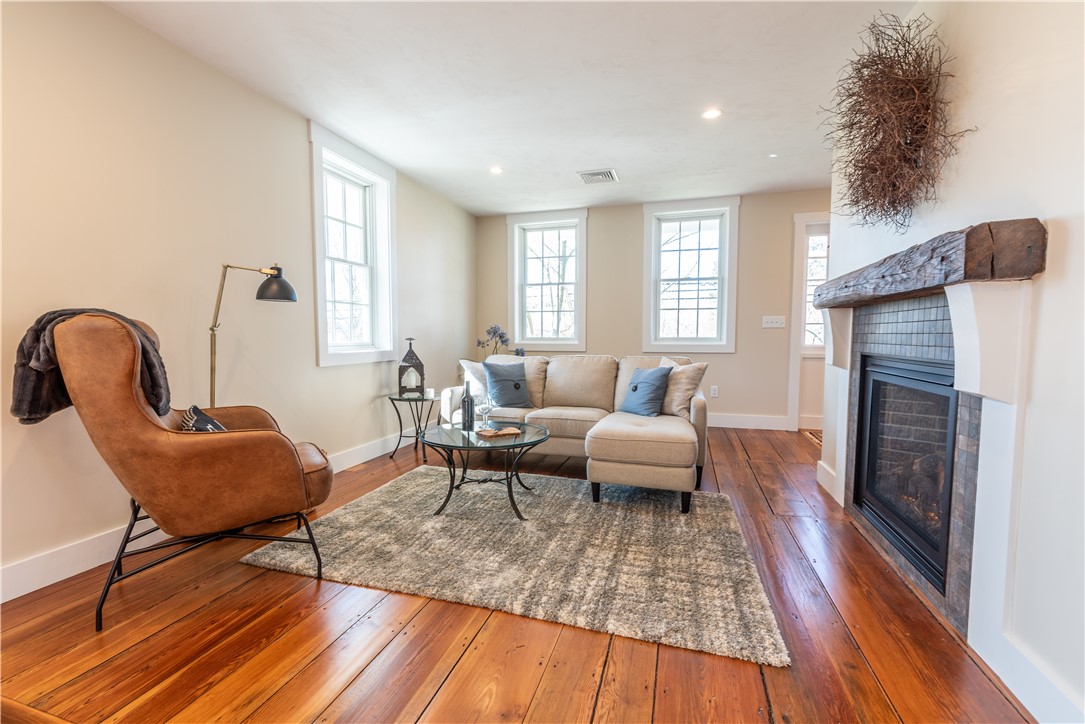 2211 Mendon Road Cumberland, RI 02864 - Photo 10 of 36