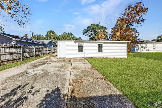 $239,000 | 811 Ave D, Port Allen, LA 70767