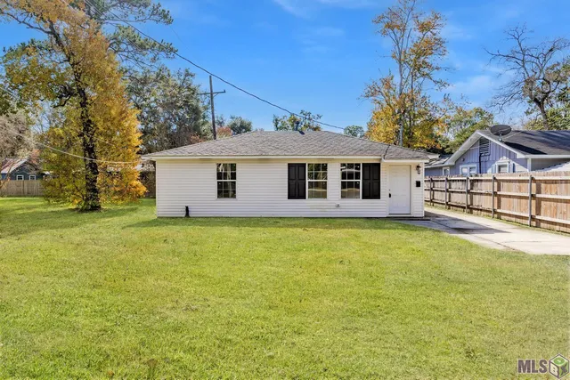 $239,000 | 811 Ave D, Port Allen, LA 70767