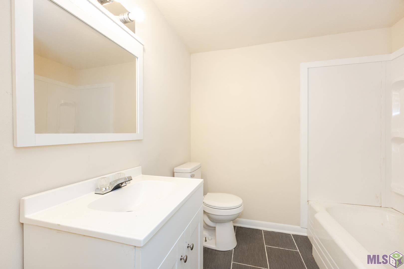 811 Ave D Port Allen, LA 70767 - Photo 10 of 15