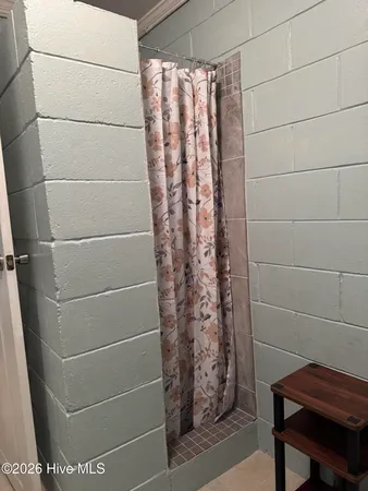 $750 | 409 East Nelson Street, Unit B, Robersonville, NC 27871