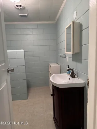 $750 | 409 East Nelson Street, Unit B, Robersonville, NC 27871