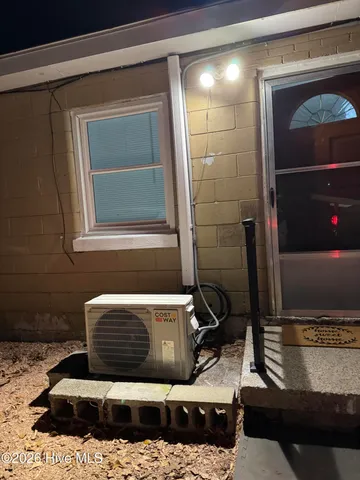 $750 | 409 East Nelson Street, Unit B, Robersonville, NC 27871