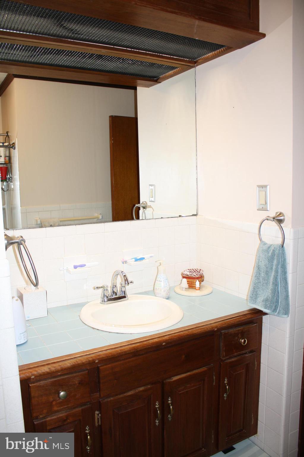 4639 Mountain View Road Harrisburg, PA 17110 - Photo 20 of 28 Gallery Image 20