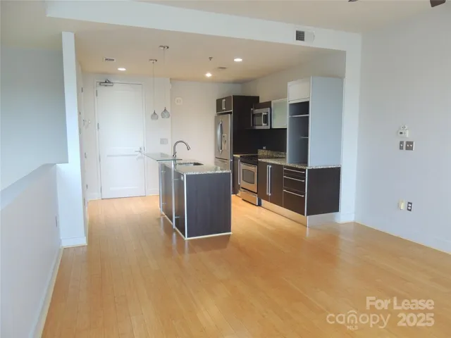 $2,200 | 1133 Metropolitan Avenue, Unit 606, Charlotte, NC 28204