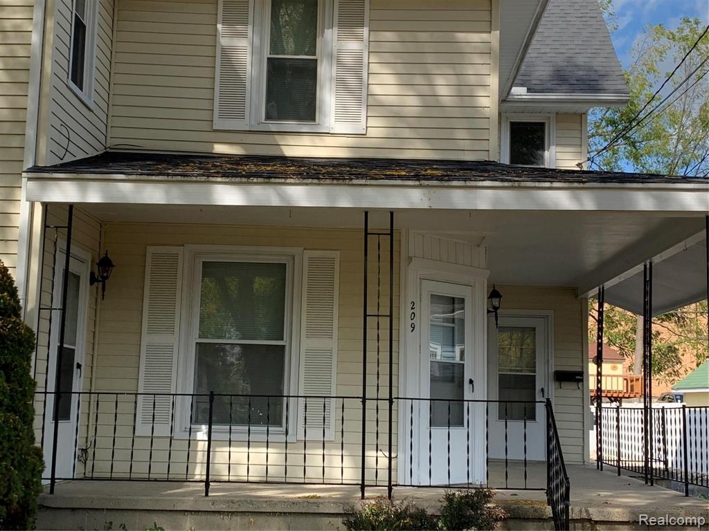 209 Elm Street Flushing, MI 48433 - Photo 2 of 21