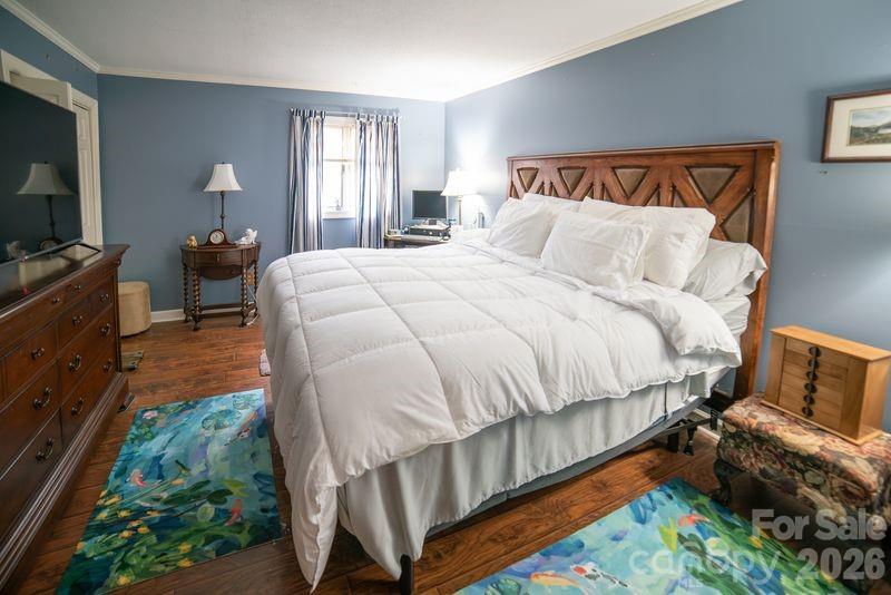 40 Old Field Road Taylorsville, NC 28681 - Photo 19 of 30 a bedroom with a bed and a television