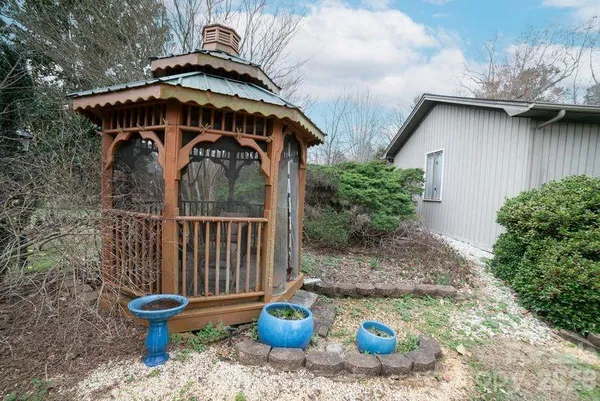 $450,000 | 40 Old Field Road, Taylorsville, NC 28681