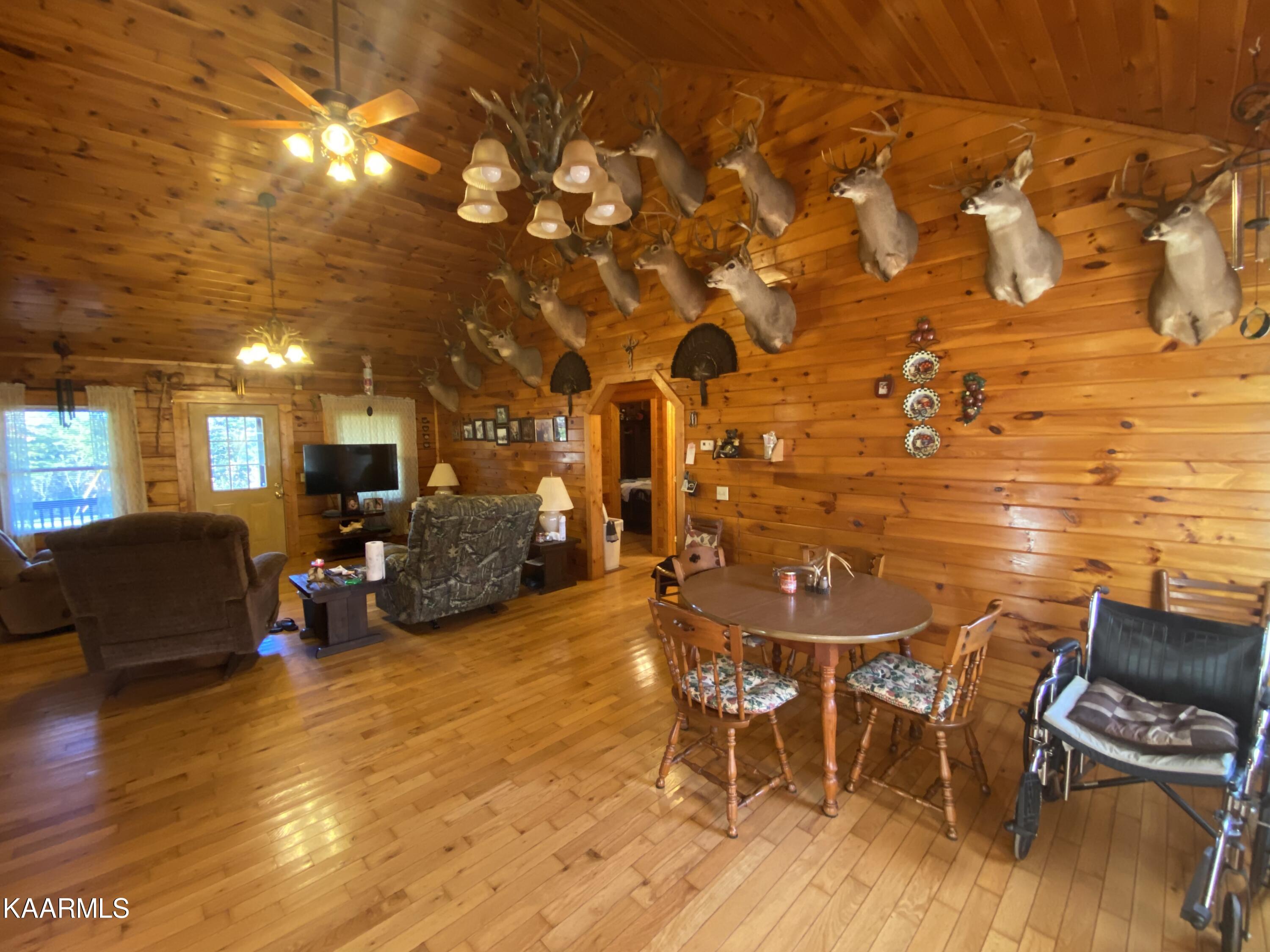 140 Dye Road Madisonville, TN 37354 - Photo 23 of 36 Dinning room