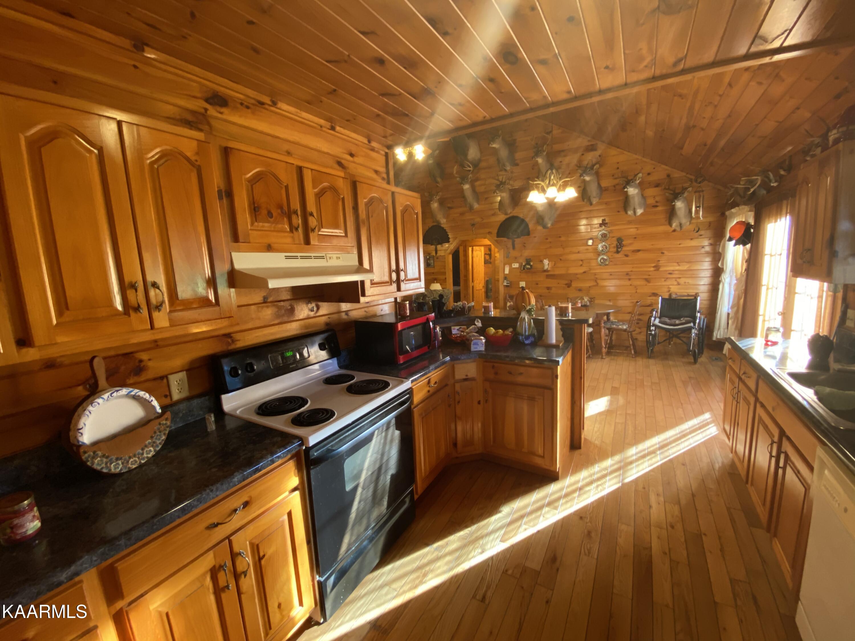 140 Dye Road Madisonville, TN 37354 - Photo 26 of 36 Kitchen
