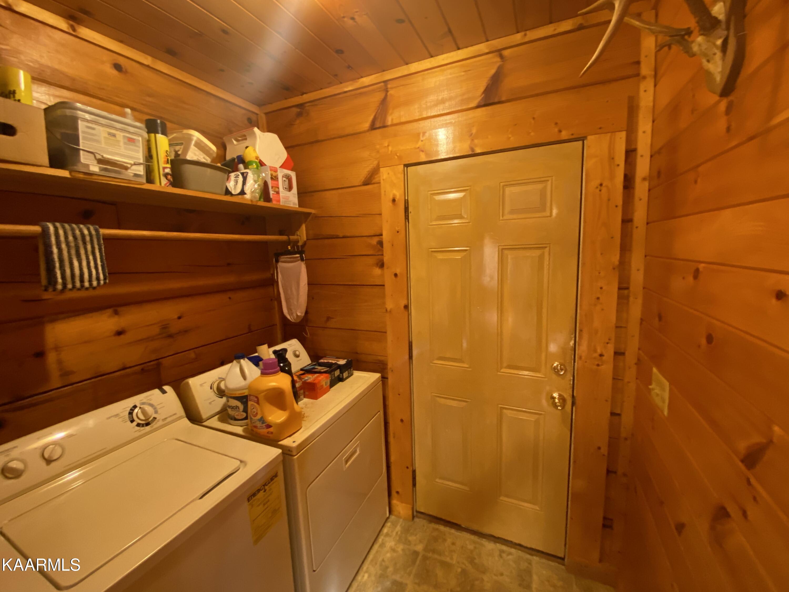 140 Dye Road Madisonville, TN 37354 - Photo 27 of 36 Laundry