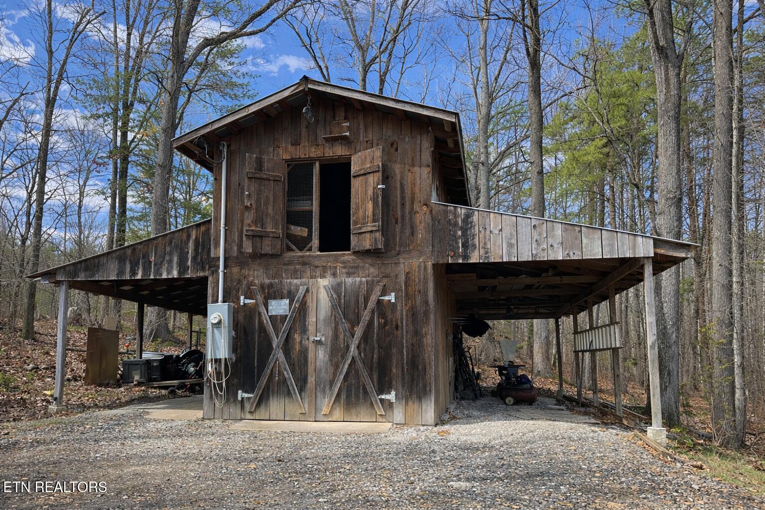 990 Roman Way Cosby, TN 37722 - Photo 20 of 26 Barn