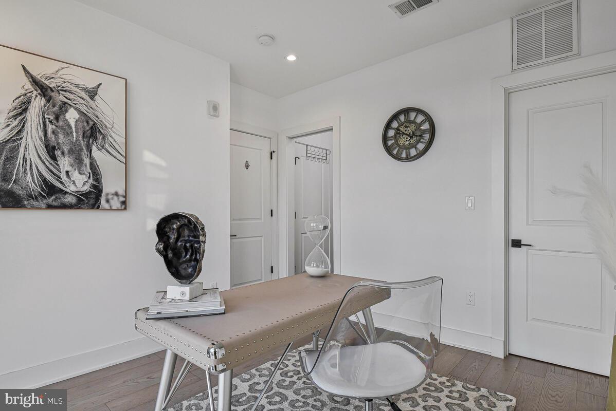 1402 H Street Northeast, Unit 505 Washington, DC 20002 - Photo 19 of 33