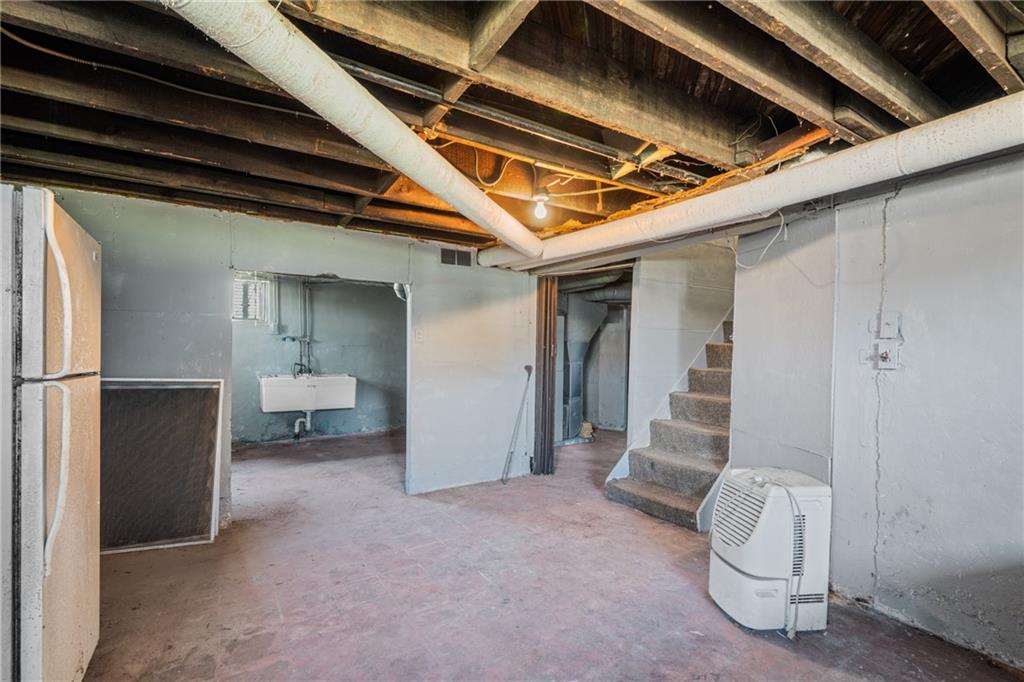 535 Oak Street Sharpsville, PA 16150 - Photo 15 of 19 a view of an empty room