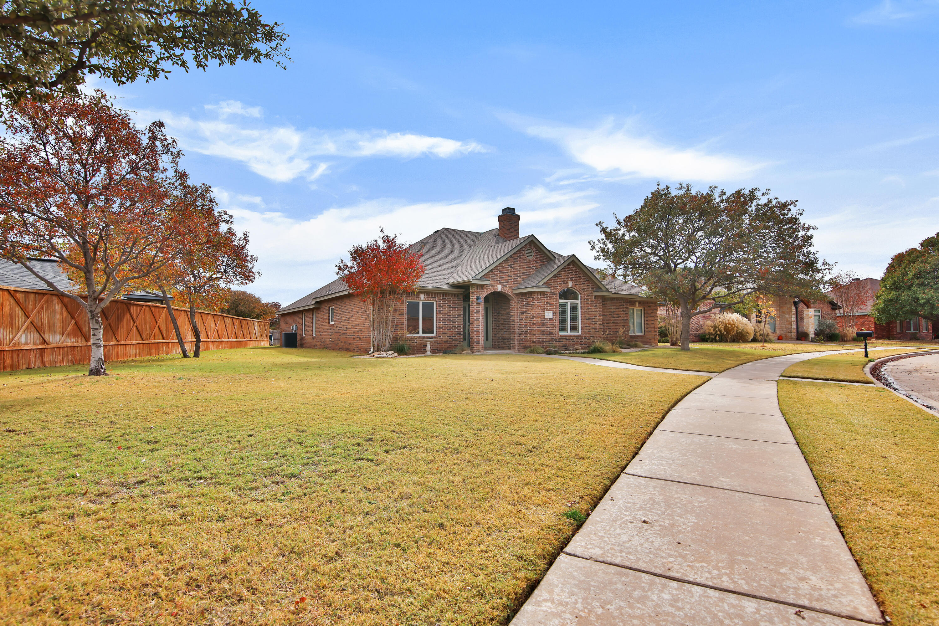 4701 109th Place Lubbock, TX 79424 - Photo 3 of 42 a front view of house with ocean view